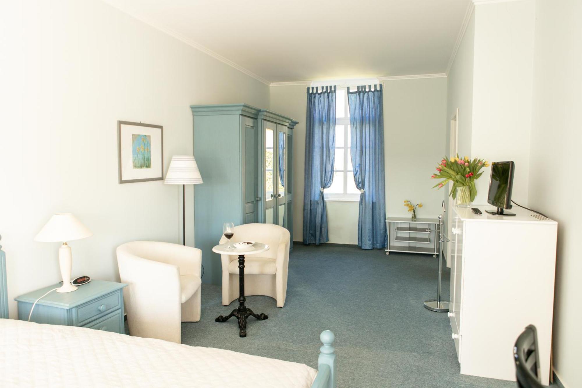 Boutique Hotel Gut Tribbevitz Neuenkirchen auf Rugen Exteriör bild