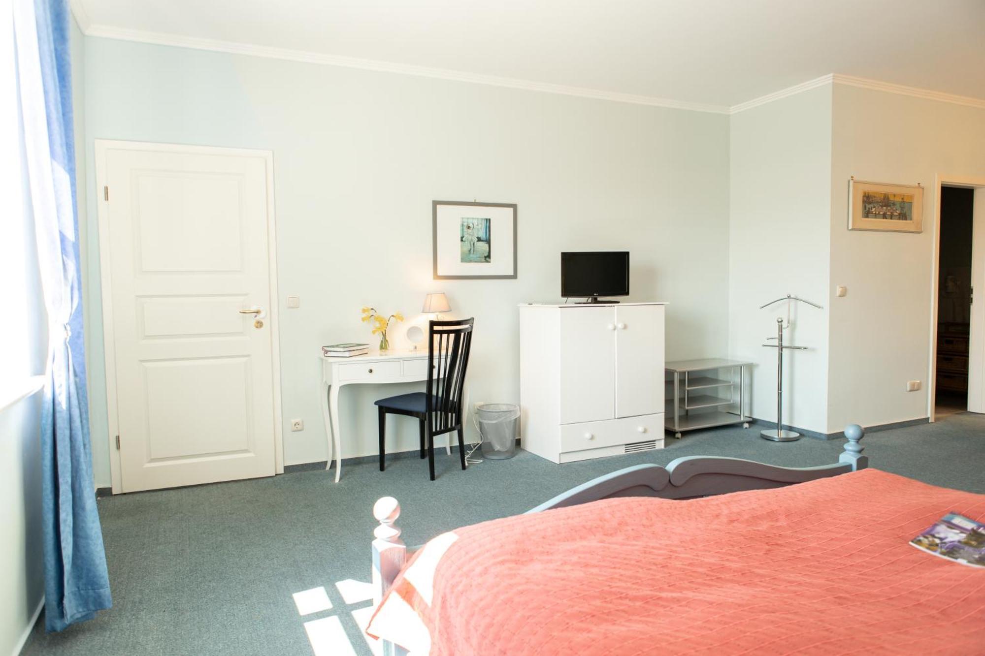 Boutique Hotel Gut Tribbevitz Neuenkirchen auf Rugen Exteriör bild